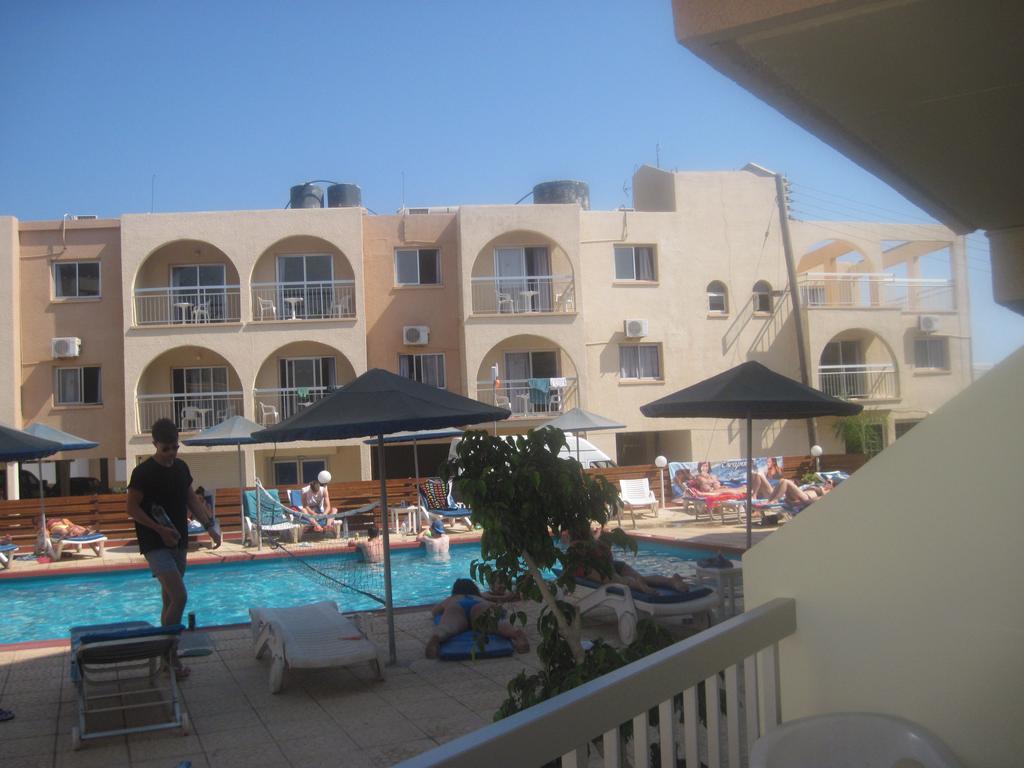 A Maos Hotel Apartments Ayia Napa Eksteriør billede